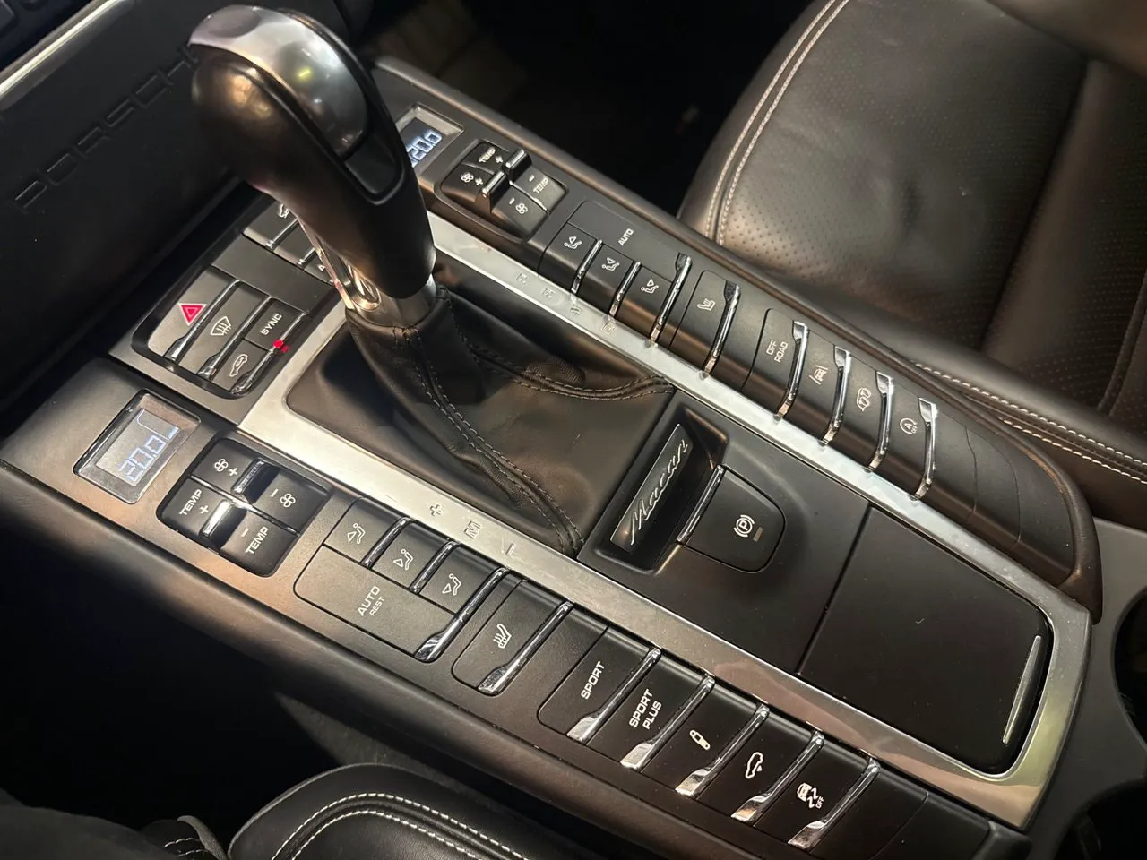 Vehicle image 18