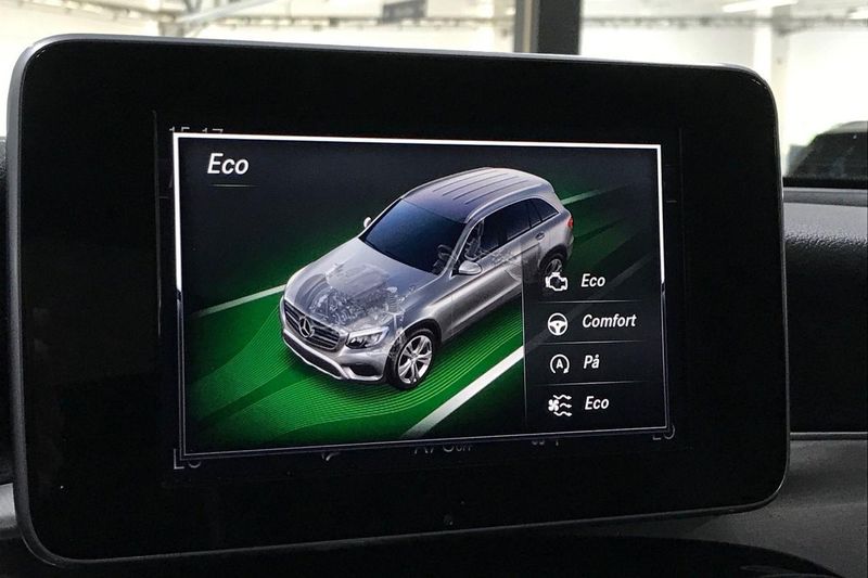 Mercedes GLC220 bild 21