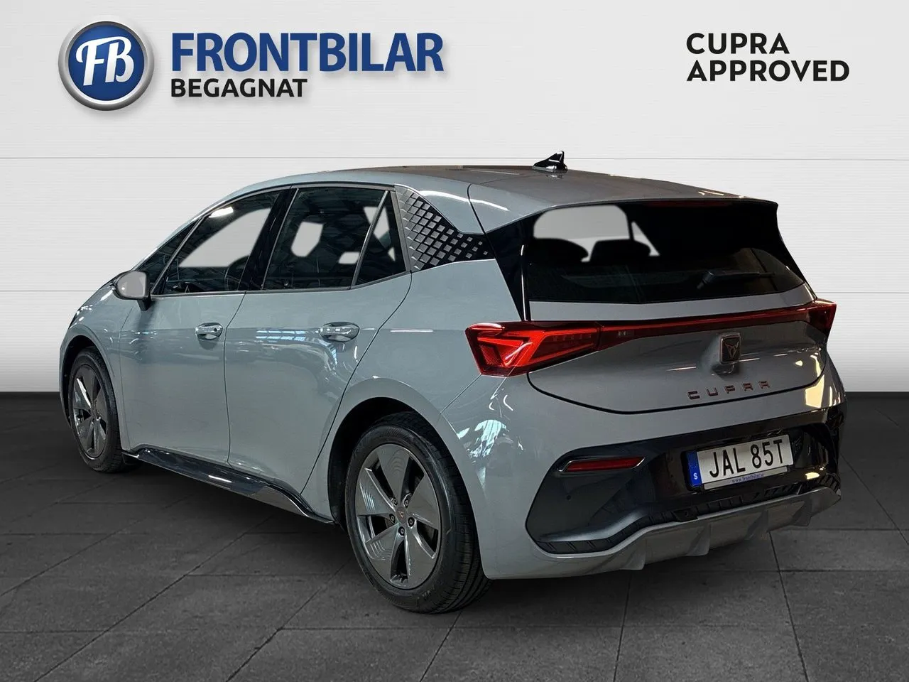 Vehicle image 7