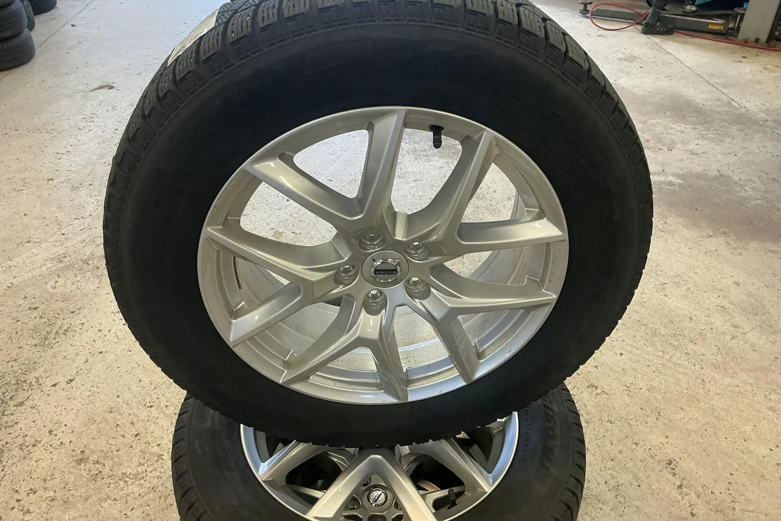 Vehicle image 17