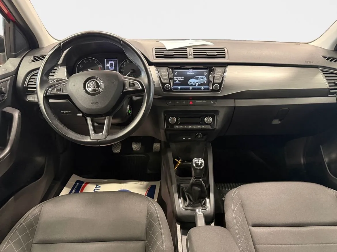 Vehicle image 9