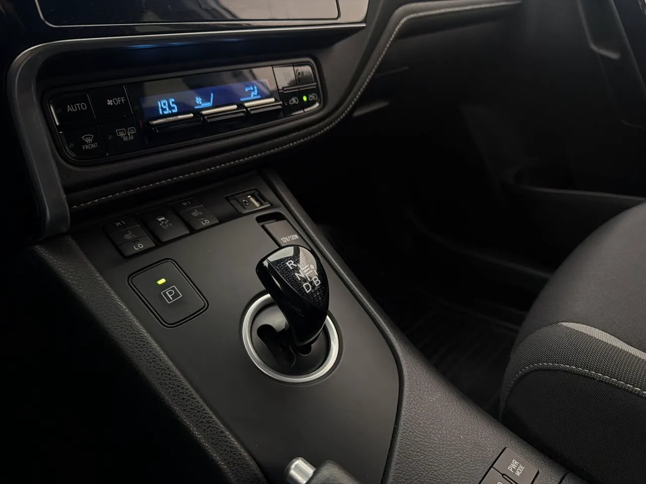 Vehicle image 21