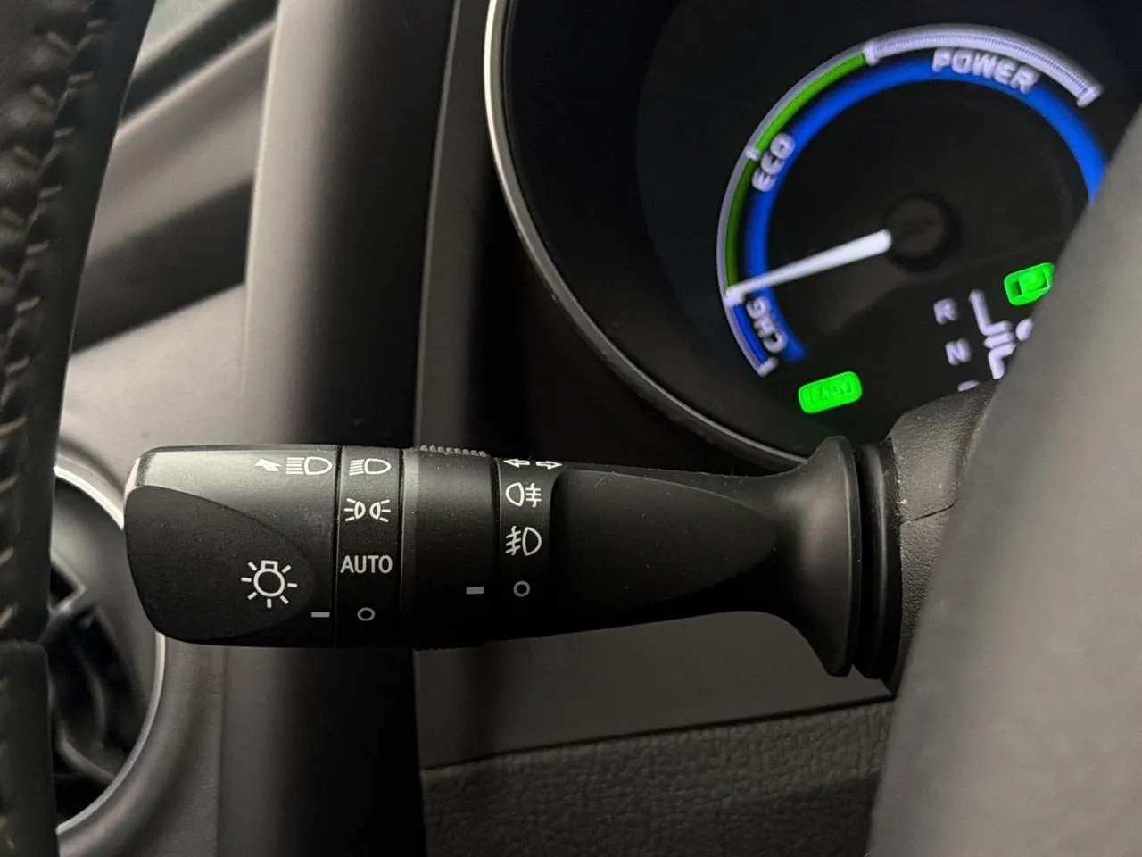 Vehicle image 25