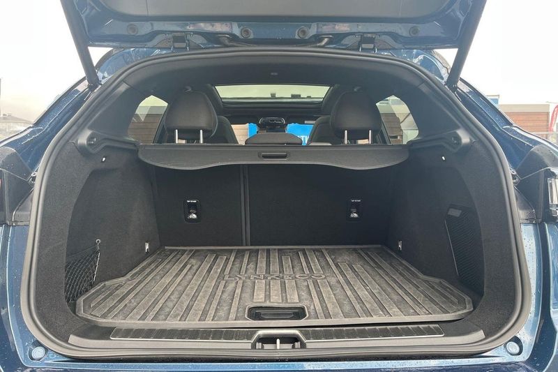 Lynk & Co 01 bild 27