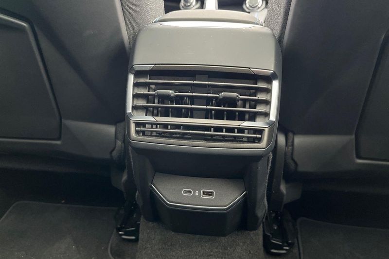 Lynk & Co 01 bild 25