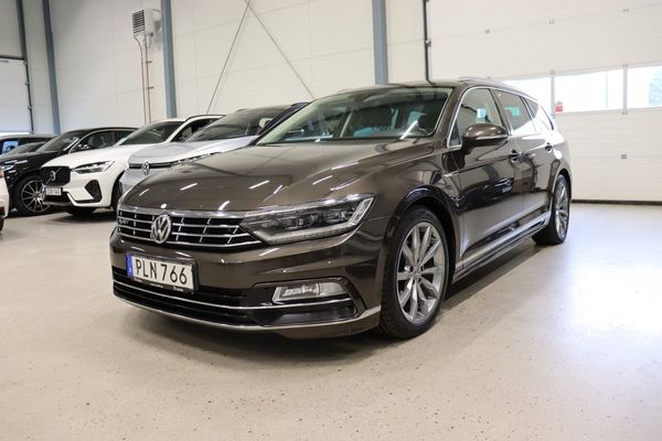 Volkswagen Passat 2.0 TDI R-Line 4M GT Cockpit Döda-V D-Värm Drag 190hk - 2018