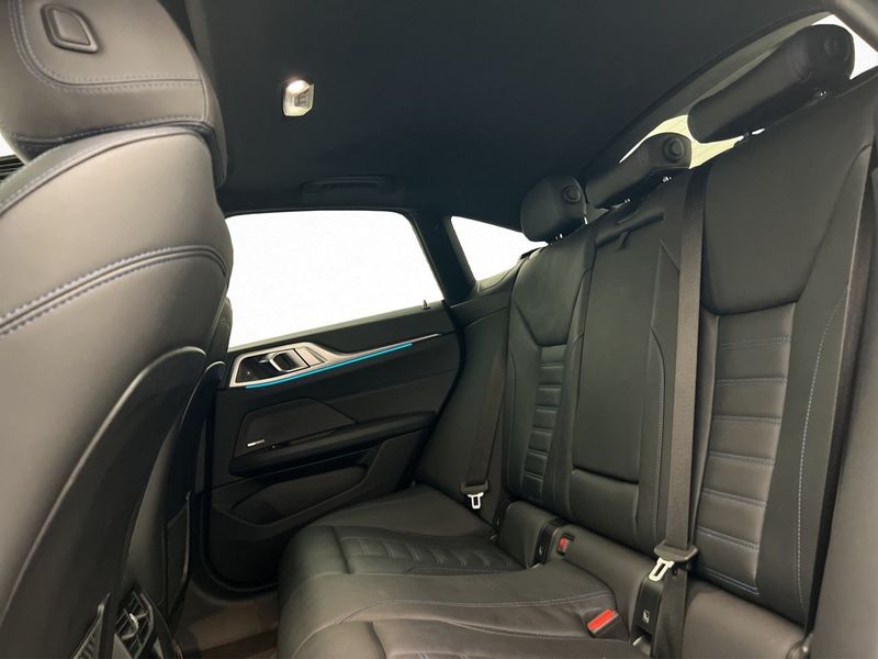 BMW i4 bild 23