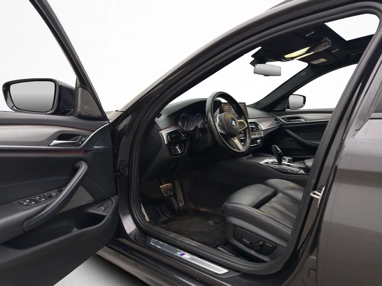 Vehicle image 14