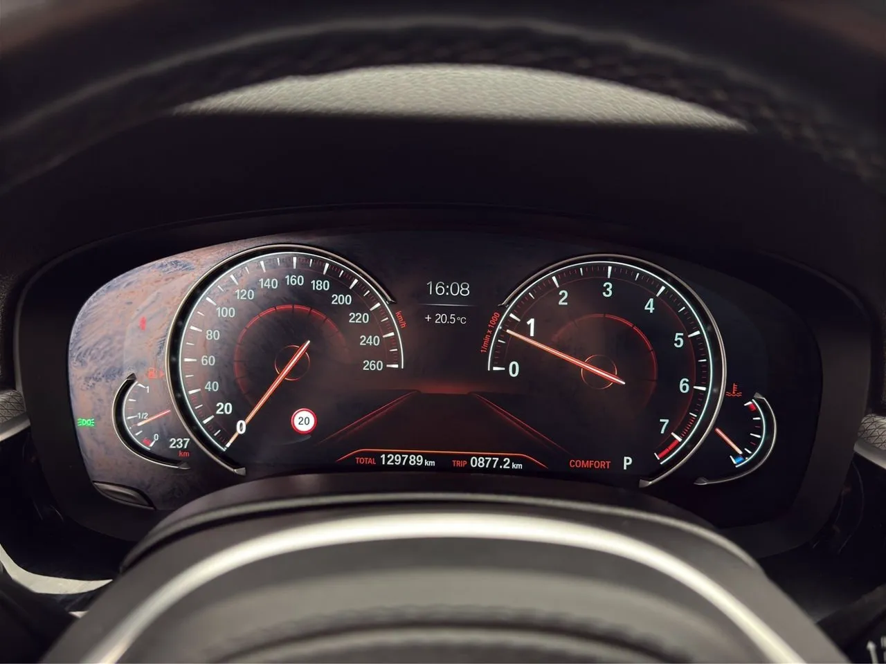 Vehicle image 18