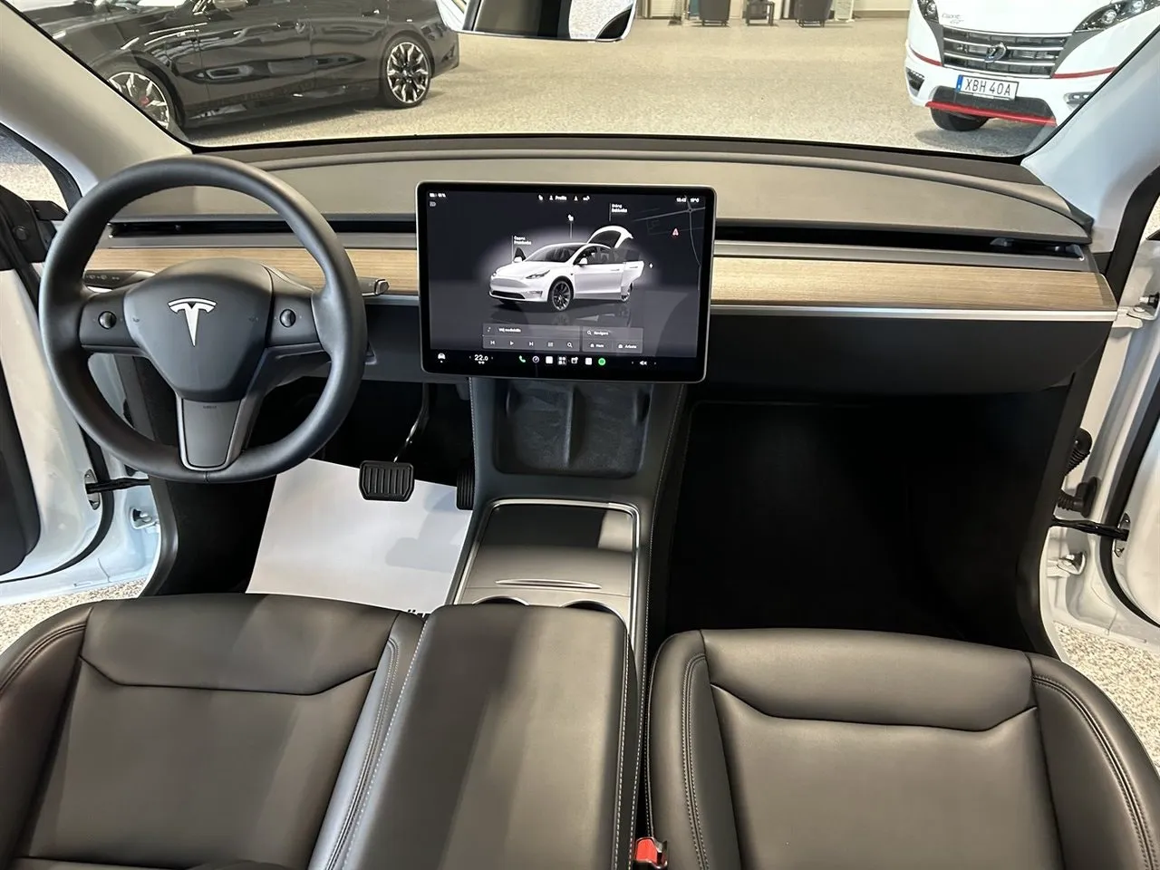 Vehicle image 19