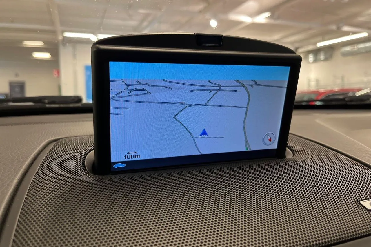 Vehicle image 14