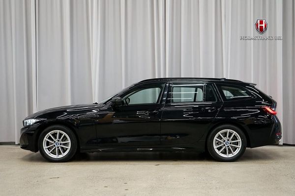 BMW 330 e xDrive Touring Drag Värme Wscreen Rattvärme Carplay GPS - 2024