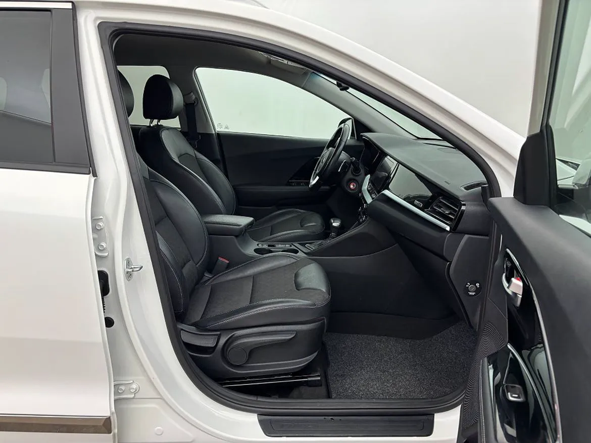 Vehicle image 21