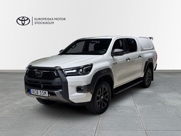 Toyota Hilux Dubbelhytt 2.8 AWD INVINCIBLE D-CAB KÅPA V-HJUL MOMS - 2025