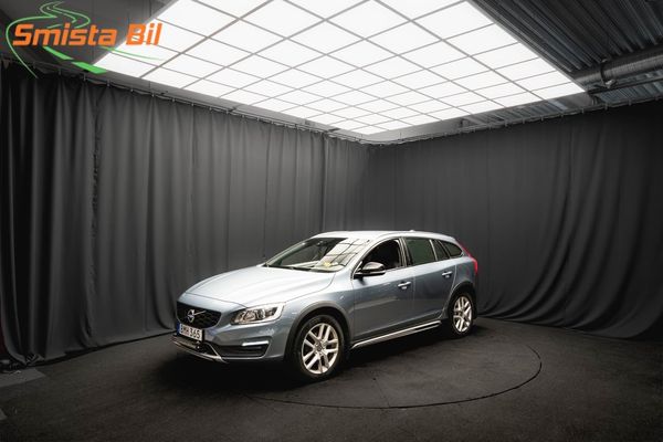 Volvo V60 Cross Country D4 AWD SUMMUM LÄDER DRAG ELSTOL D-VÄRMARE - 2017