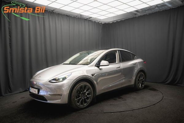 Tesla Model Y Long Range AWD DRAG 20'' QUICKSILVER PANO 1-ÄGARE MOMS - 2024