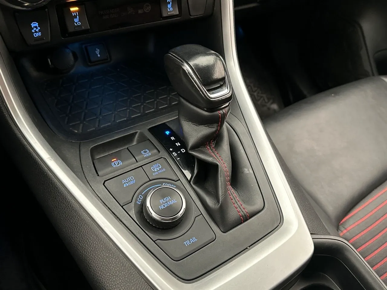 Vehicle image 25