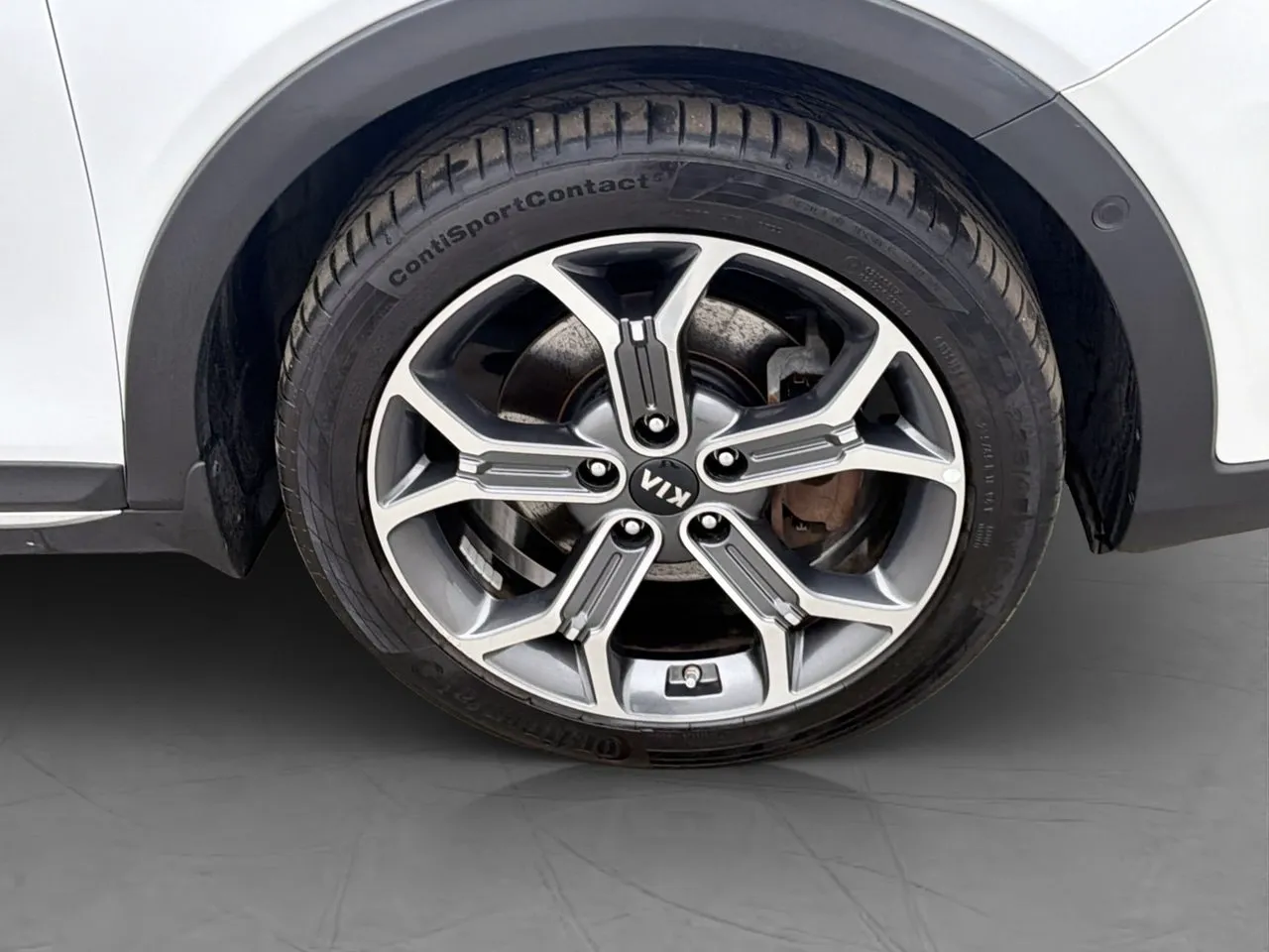 Vehicle image 33