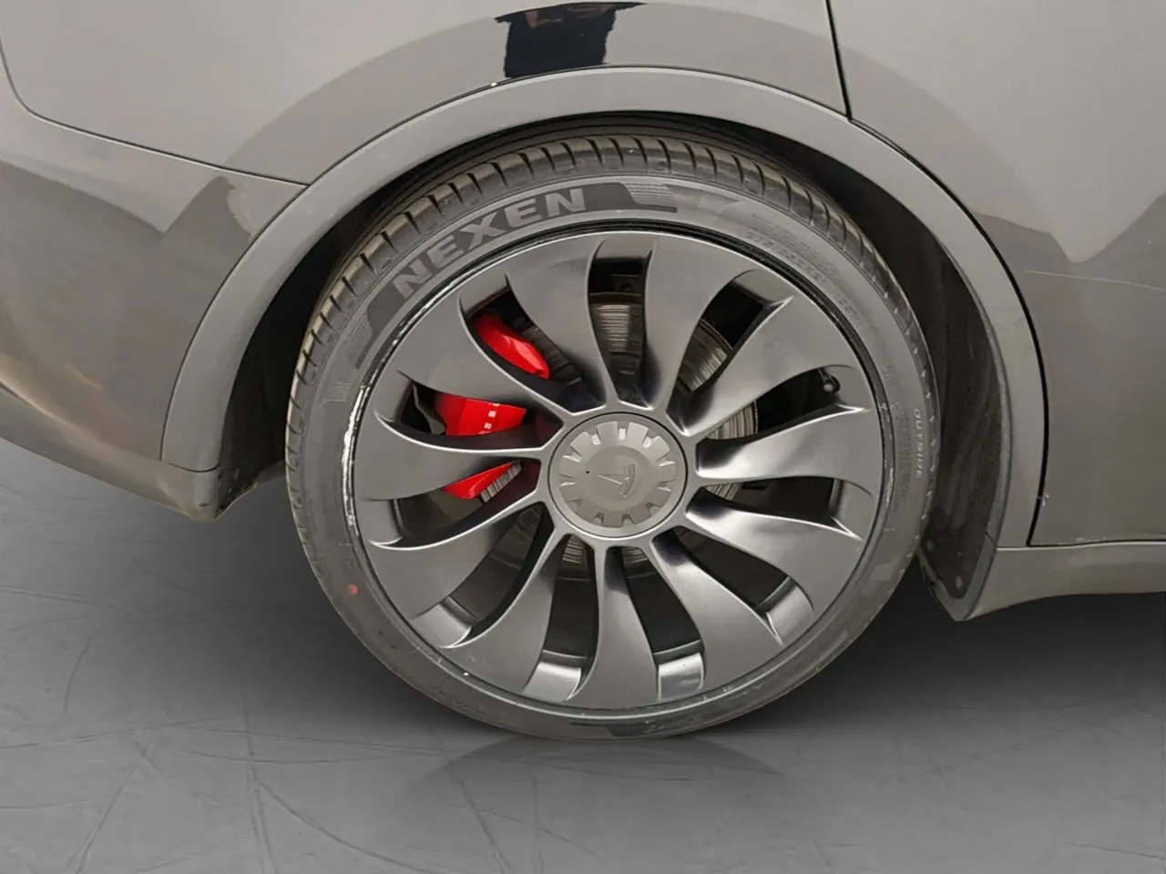 Vehicle image 32