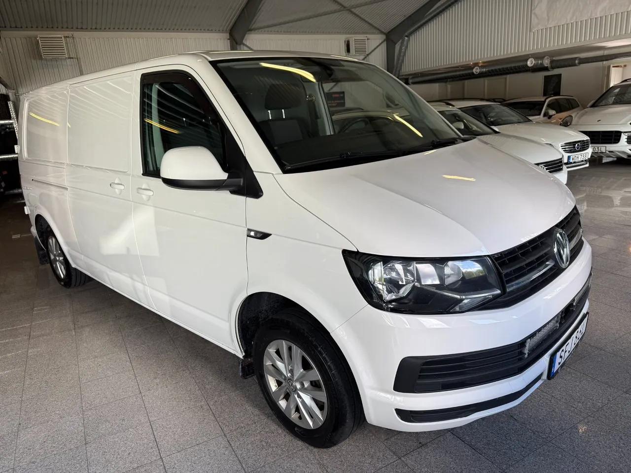 Vehicle image 7