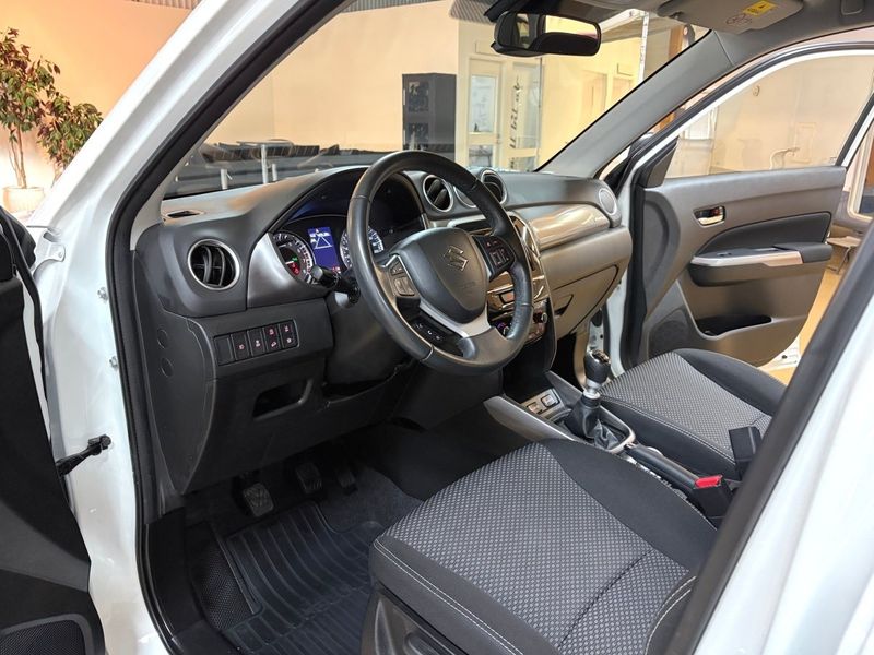 Suzuki Vitara bild 7