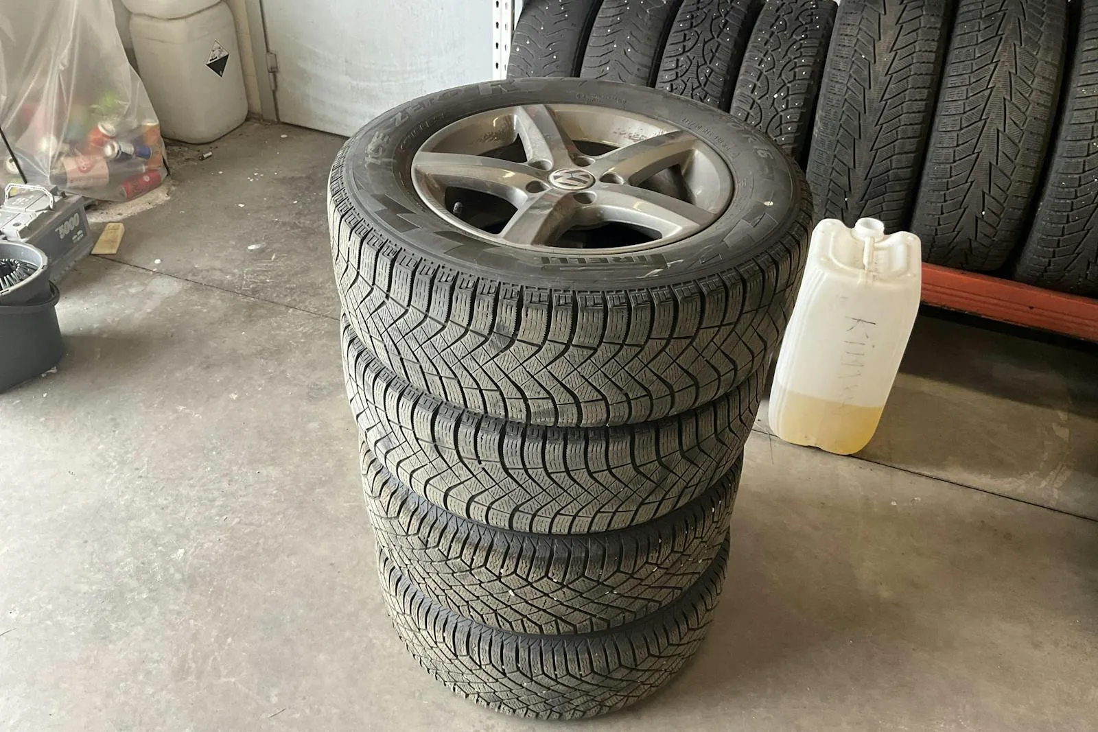Vehicle image 15