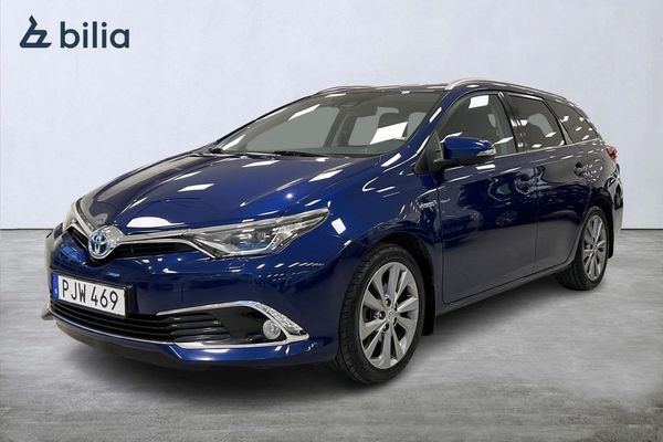 Toyota Auris Hybrid 136hk Executive Kamera Navi Halvskinn - 2017
