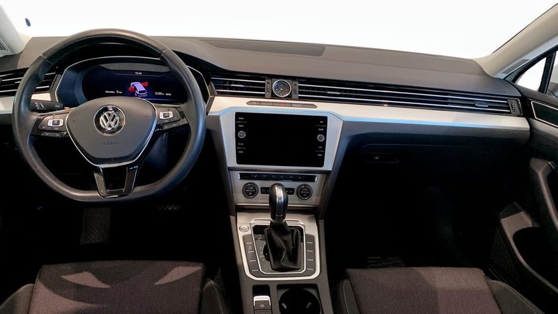 Volkswagen Passat bild 10