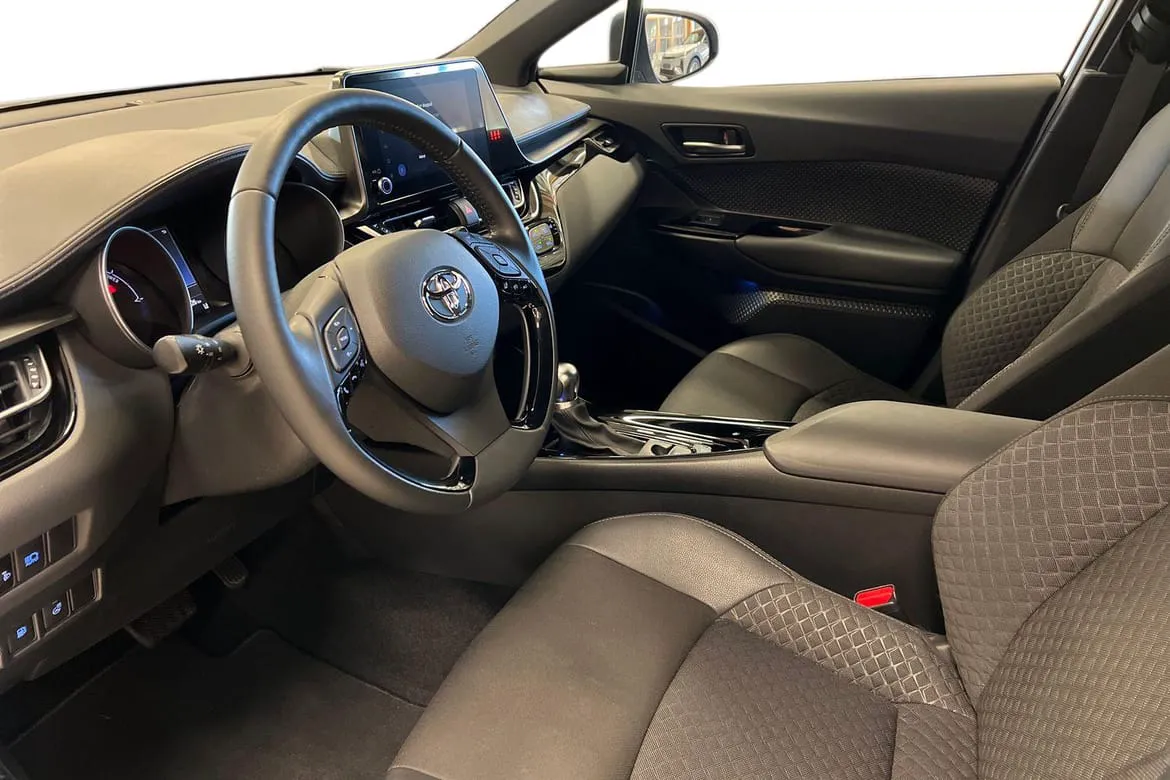 Vehicle image 11