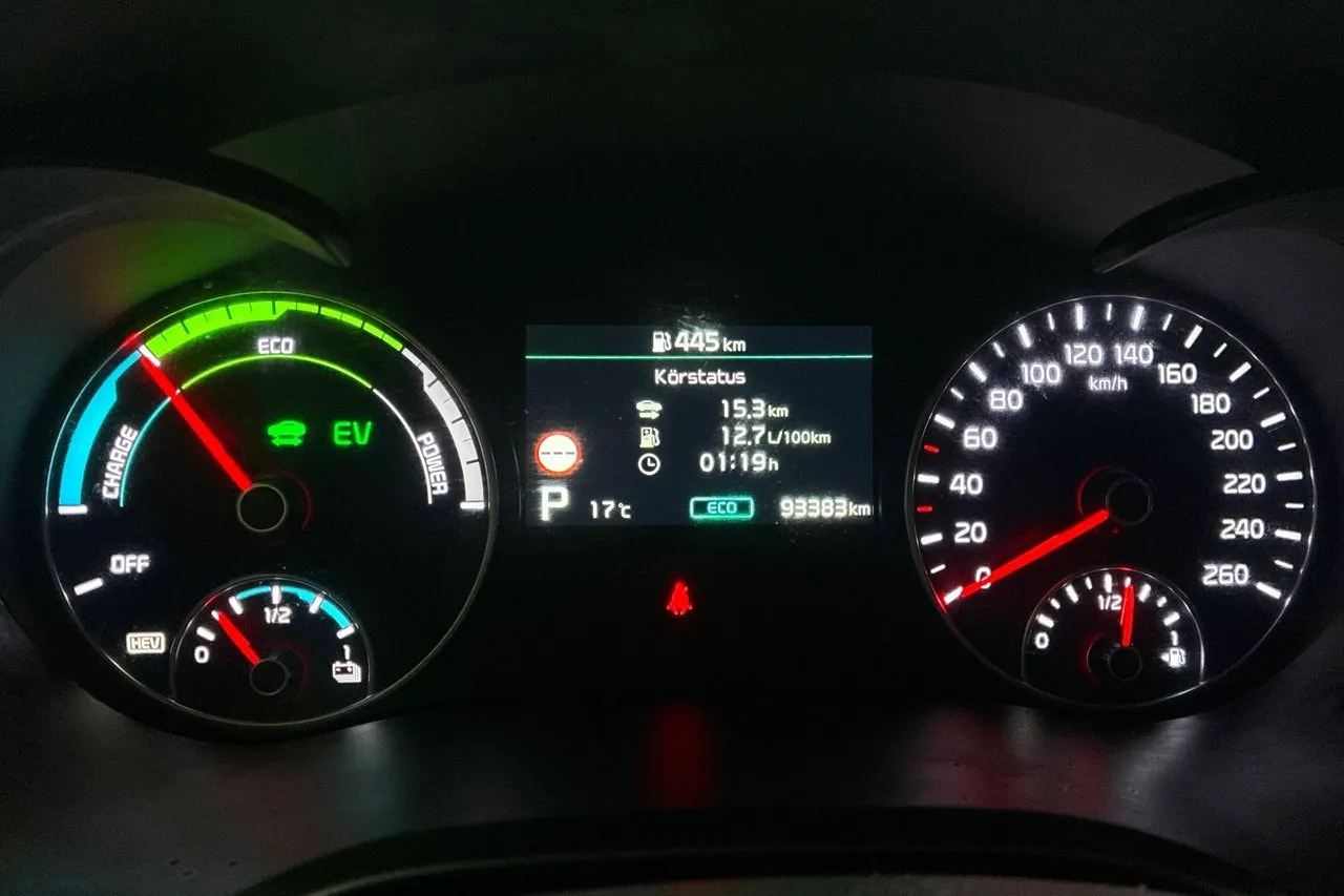Vehicle image 16