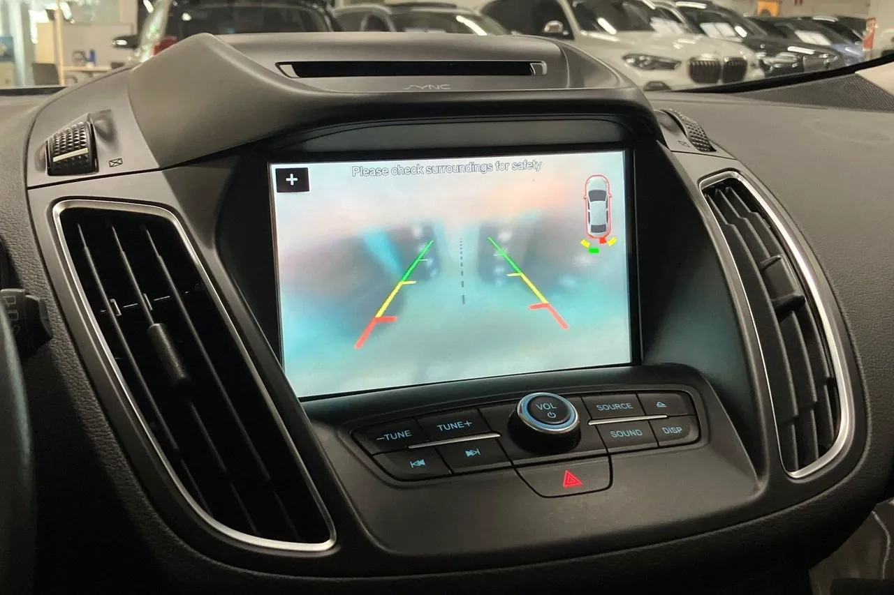 Vehicle image 18