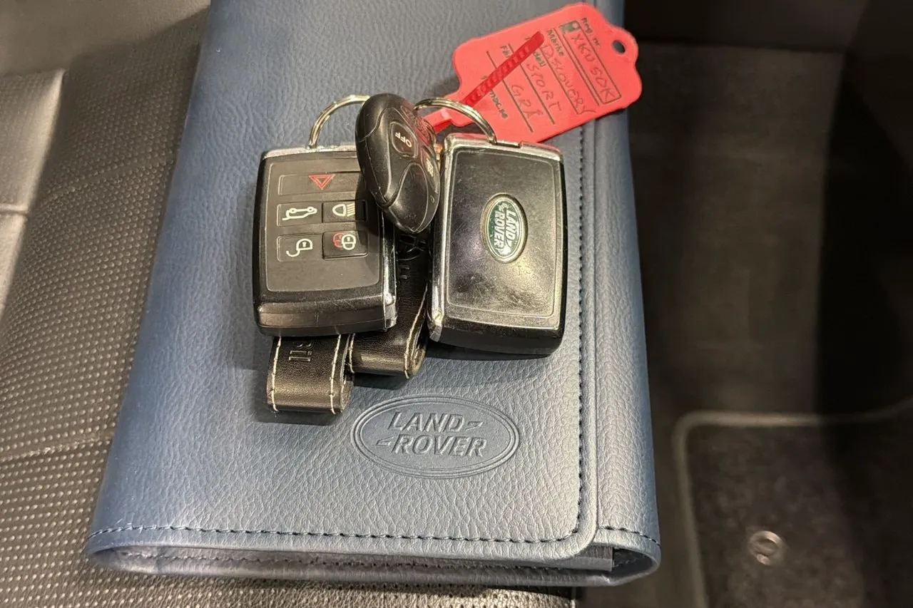 Vehicle image 25