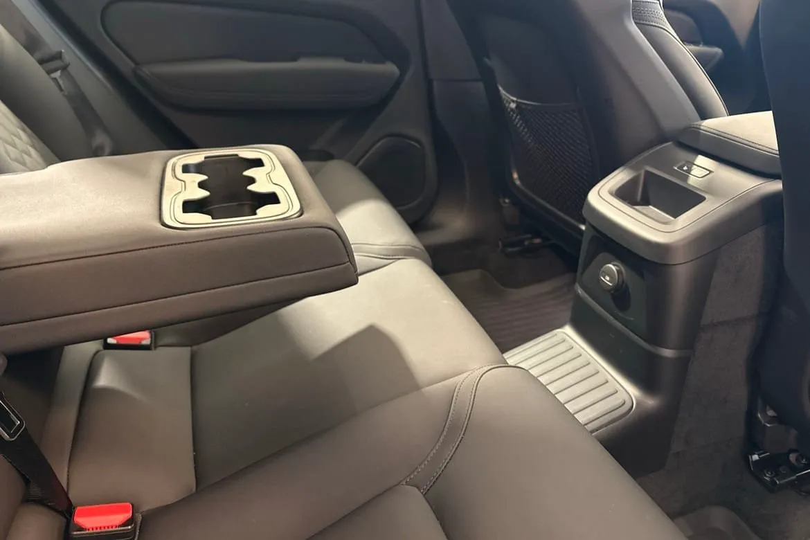 Vehicle image 20