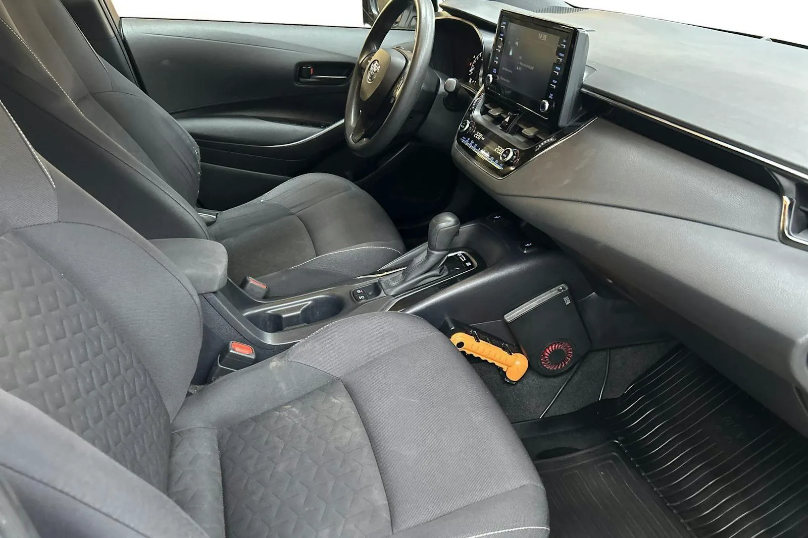 Vehicle image 6