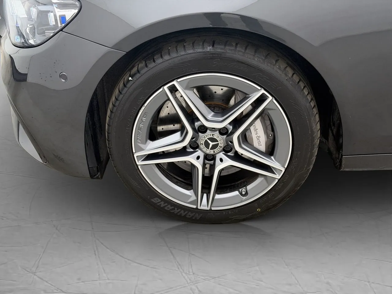 Vehicle image 30