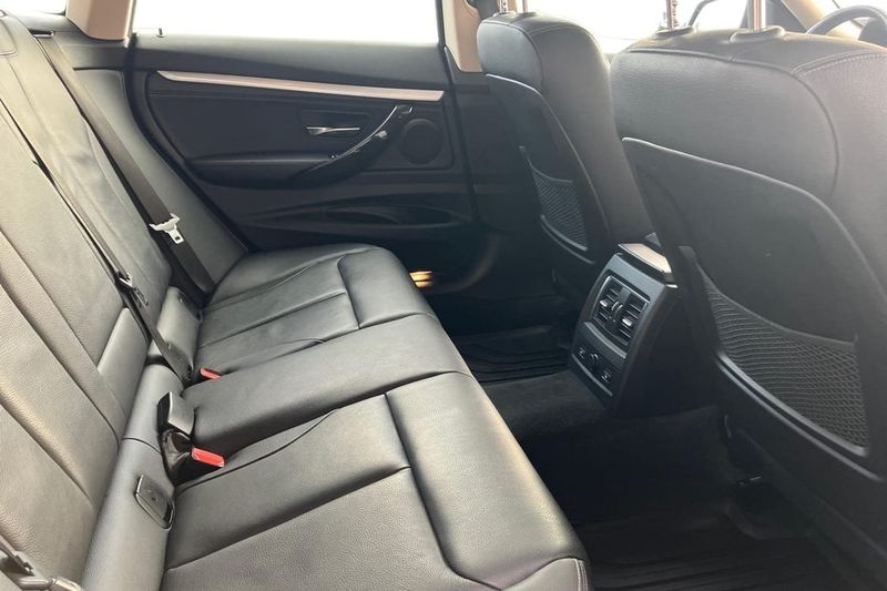 BMW 320 bild 9