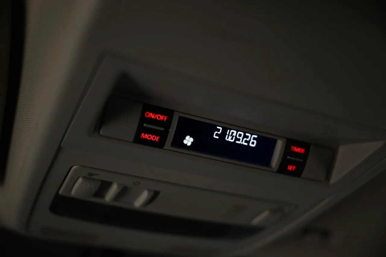 Vehicle image 24