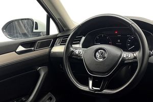 Volkswagen Passat bild 18