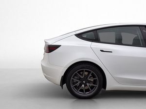 Tesla Model 3 bild 30