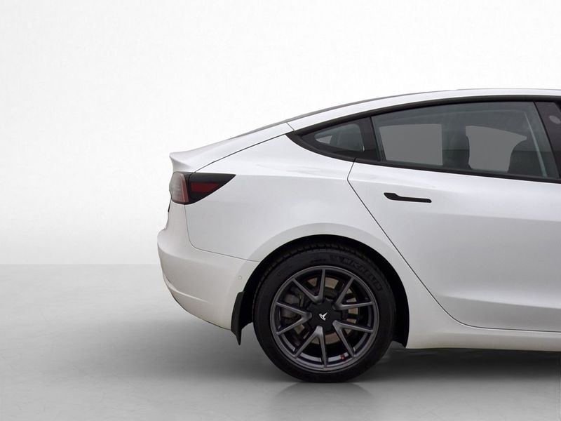 Tesla Model 3 bild 30