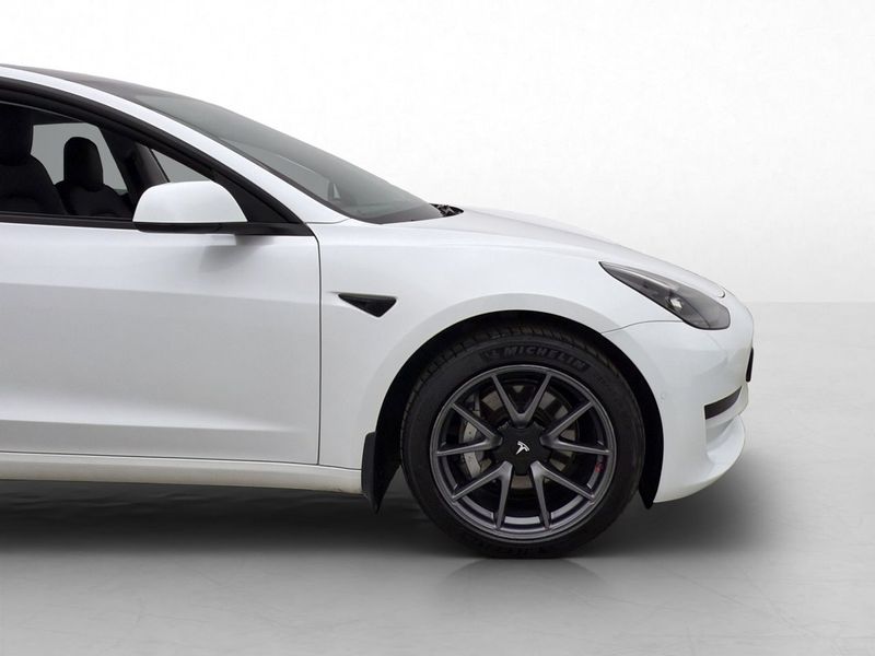 Tesla Model 3 bild 31