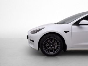 Tesla Model 3 bild 28