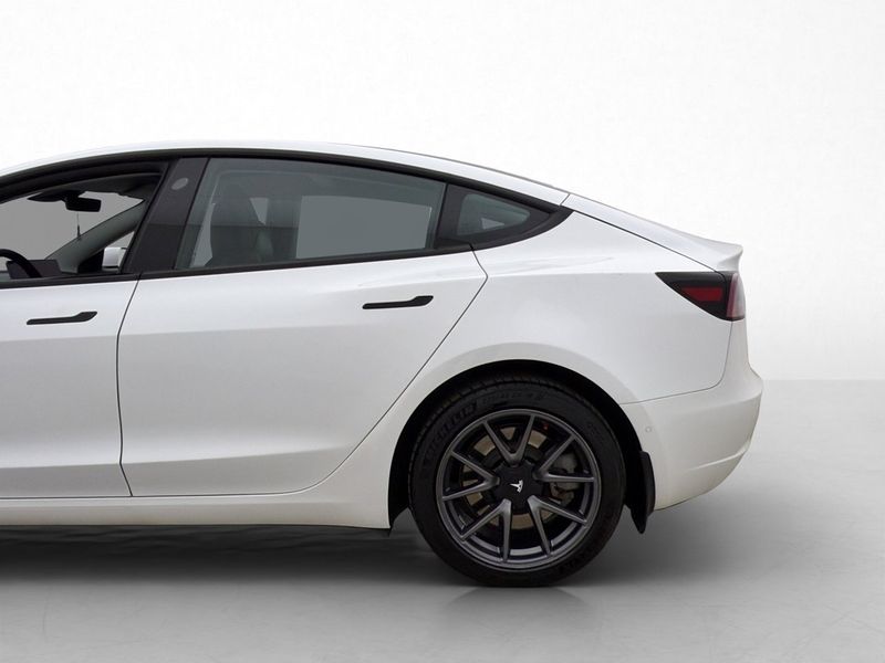 Tesla Model 3 bild 29