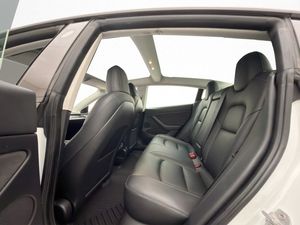 Tesla Model 3 bild 18