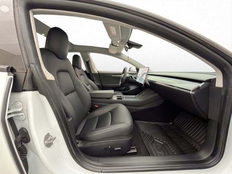 Tesla Model 3 bild 10