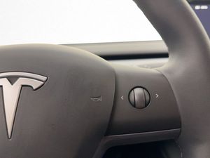 Tesla Model Y bild 21