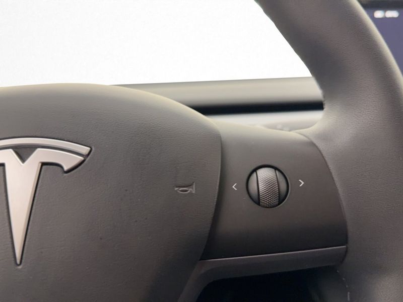Tesla Model Y bild 21