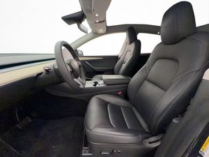 Tesla Model Y bild 13