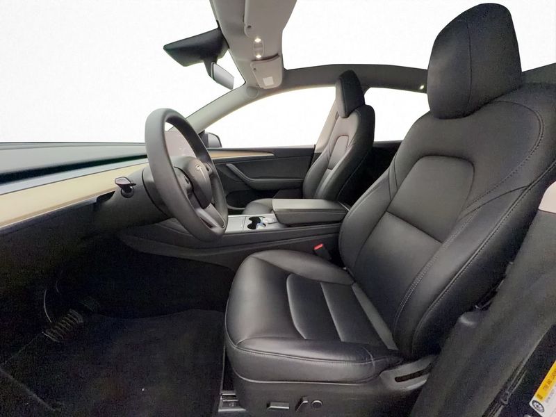 Tesla Model Y bild 13