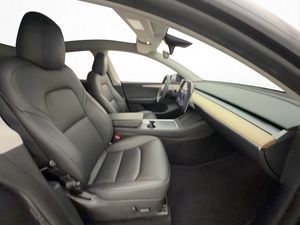Tesla Model Y bild 16